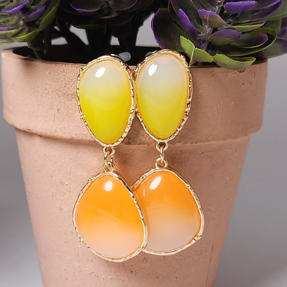 Yellow Orange Ombre Teardrop Drop Earrings Gold Tone Resin Statement Jewelry 2"